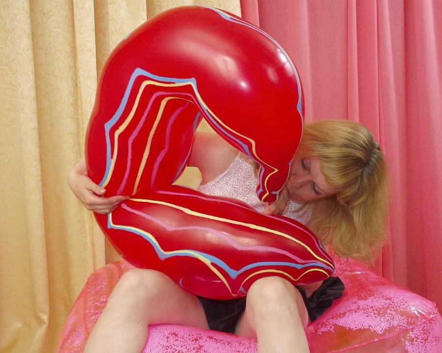 16P A blonde getting horny by playing with a balloon