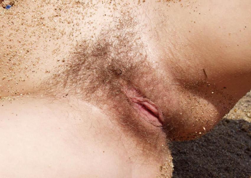 15P Hairy pussy babe swimming in lake