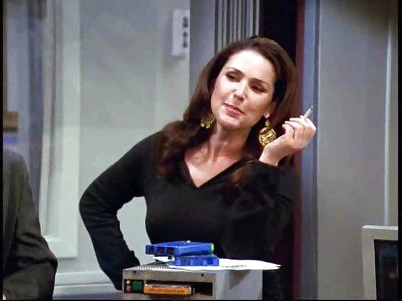 25P Jane Leeves and Peri Gilpen SMOKING