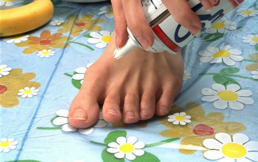 15P Amateur holding cucumber with feet