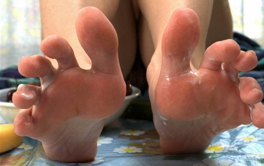 15P Amateur holding cucumber with feet