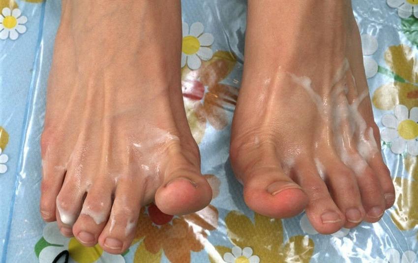 15P Amateur holding cucumber with feet