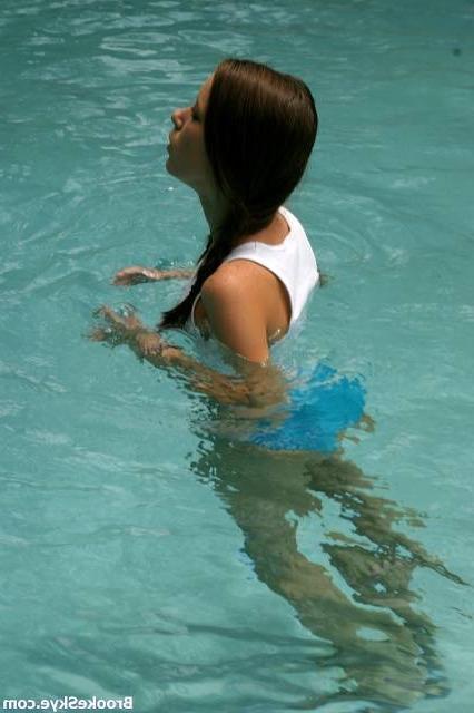 16P sexy brooke goes swimming topless