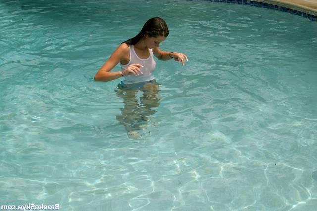 16P sexy brooke goes swimming topless