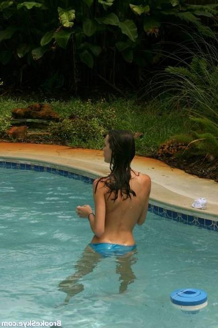 16P sexy brooke goes swimming topless
