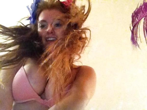 21P Hilal Cebeci Twitpics (Turkish Celebrity)