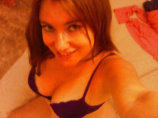 21P Hilal Cebeci Twitpics (Turkish Celebrity)