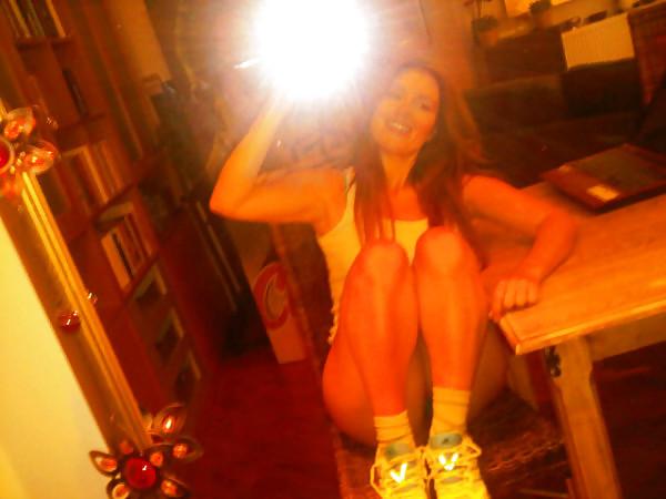 21P Hilal Cebeci Twitpics (Turkish Celebrity)