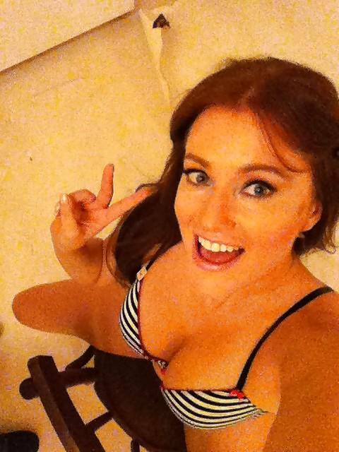 21P Hilal Cebeci Twitpics (Turkish Celebrity)