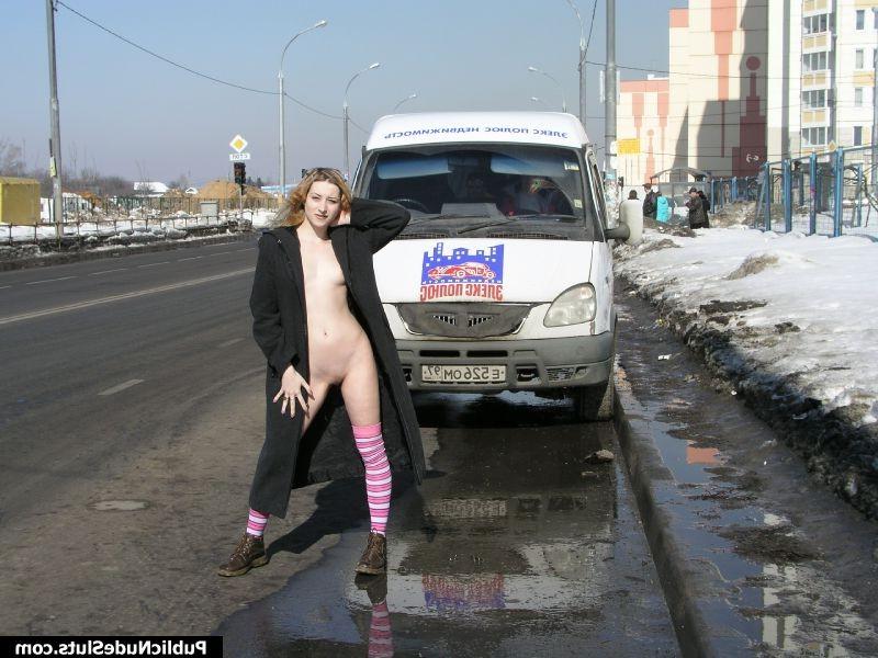 15P Girl in black coat gets nasty and starts flashing in the winter street