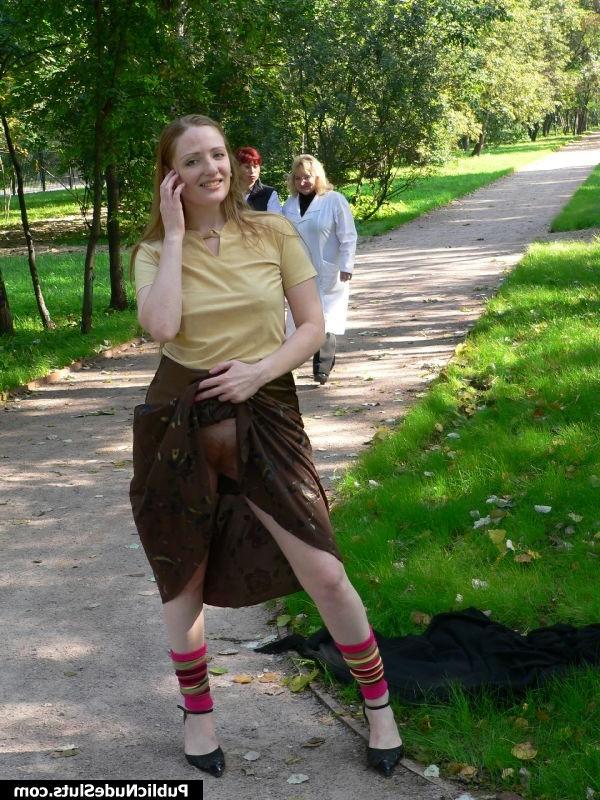 15P Hottie shows all of her intimate places one after another in the park