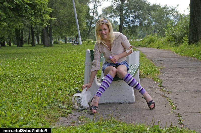15P Impudent slut rubbing her cunt with vibrator on the bench in the park