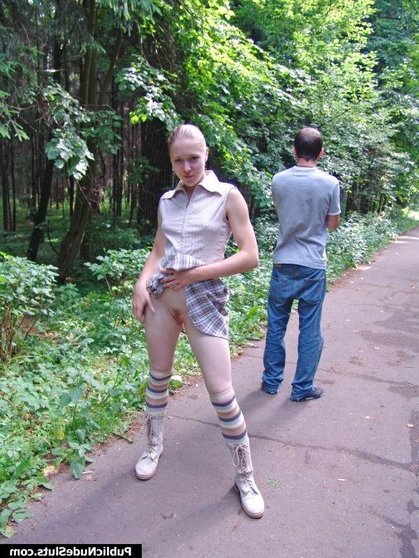 14P Overbold hoochie reveals her most intimate places in the busy alley