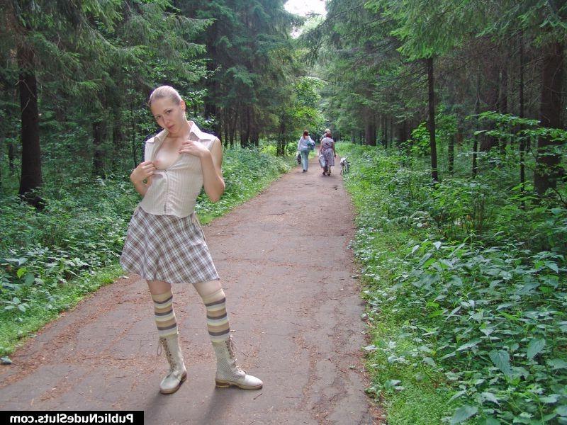 14P Overbold hoochie reveals her most intimate places in the busy alley