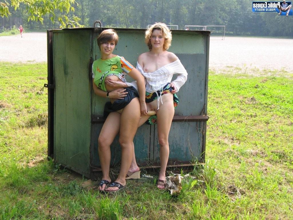 15P Sexy itchy miss flashing and toying her lesbian galfriend behind a bin
