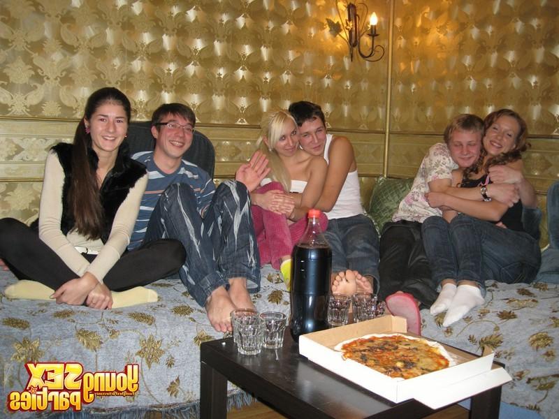 16P Russian teenies have a sex orgy after an innocent pizza party