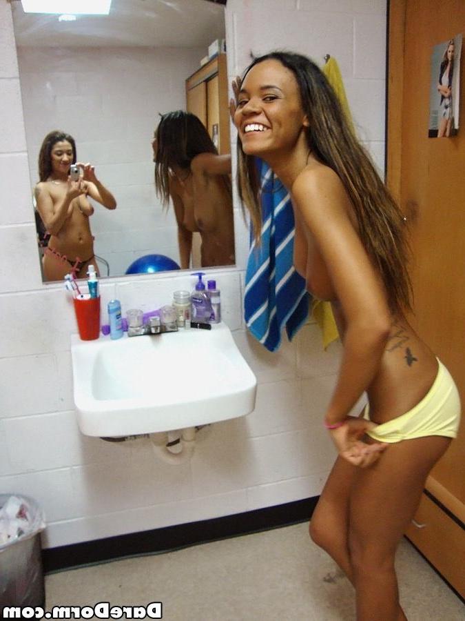 15P College babes sucking and banging cock in dorms in homemade pix