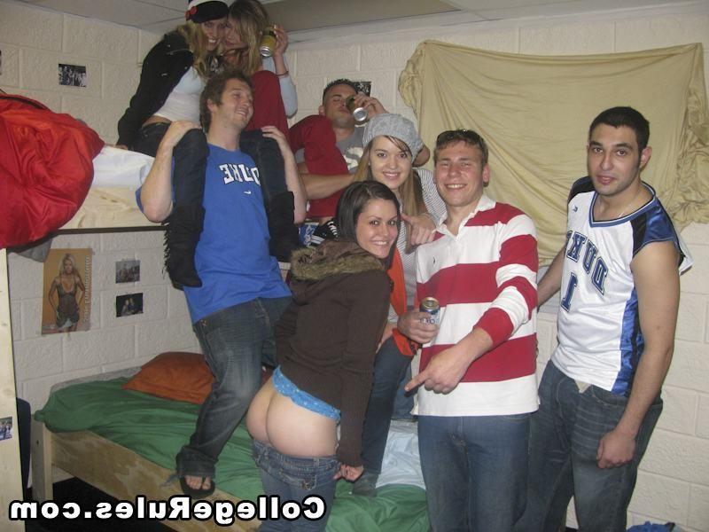 15P Drunk amateur college girls partying and banging in dorm rooms