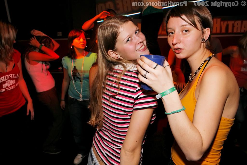 15P Hardcore party fuck with hot amateurs sucking