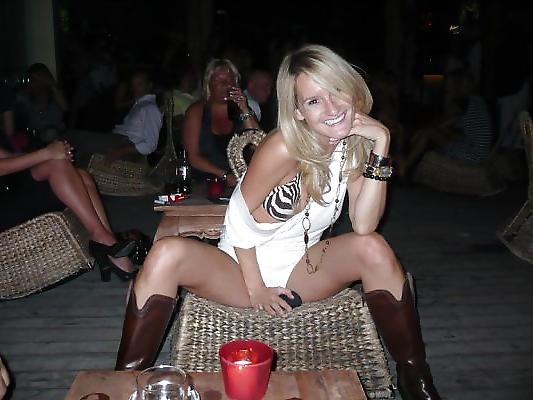 25P Sexy blond mom from facebook