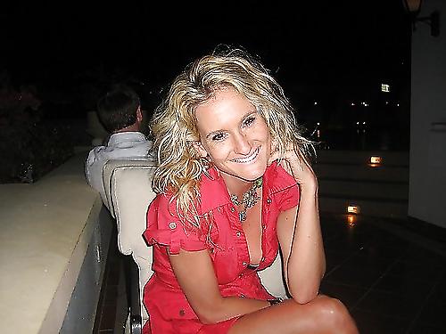 25P Sexy blond mom from facebook