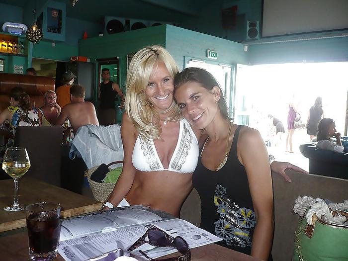25P Sexy blond mom from facebook