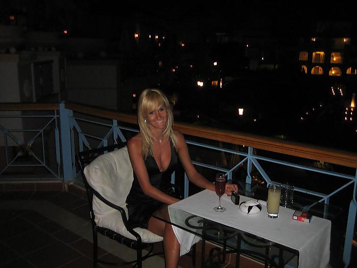 25P Sexy blond mom from facebook