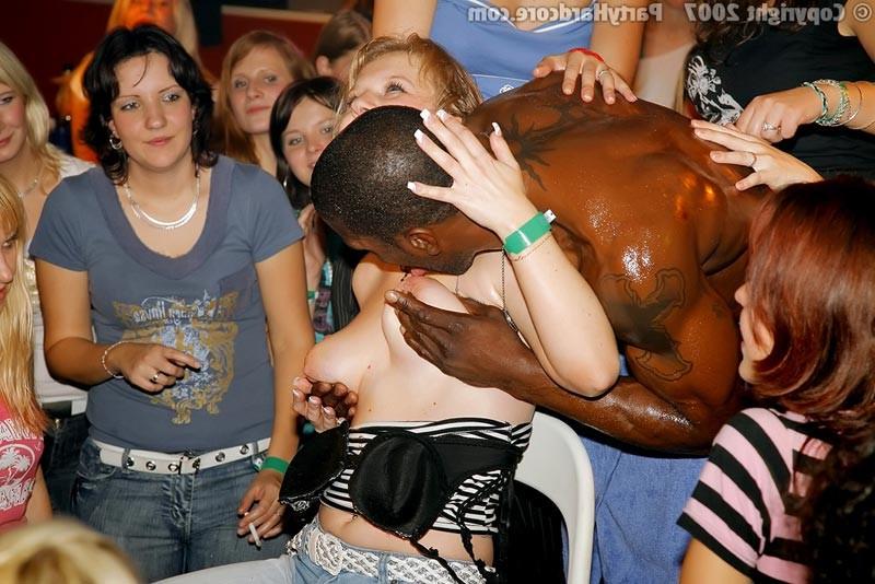 15P Drunk horny amateurs sucking banana on orgy sex party