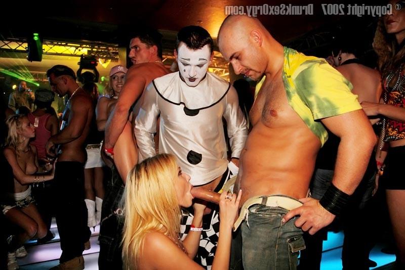 15P Crazy bitches orgy sex party with champagne bottle as dildo