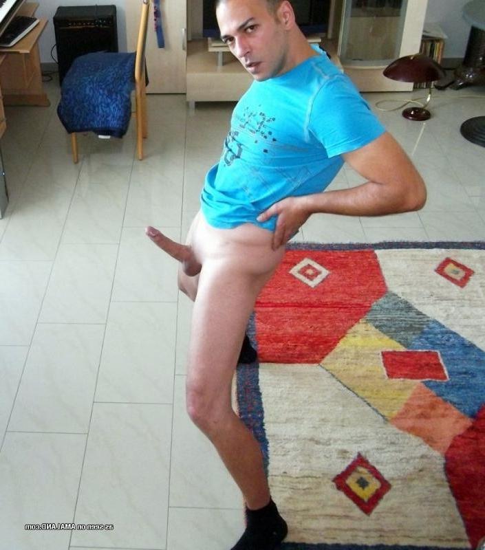 15P Gay dude displays his tight ass and stiff cock