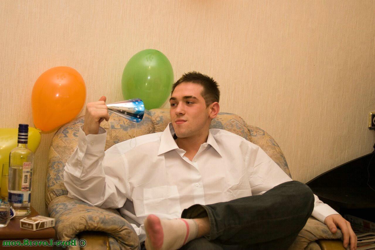 16P An all gay teen party with booze and banging