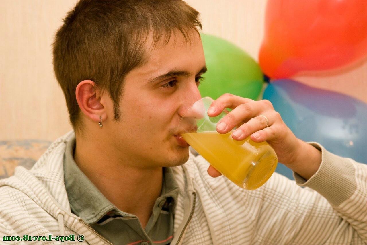 16P An all gay teen party with booze and banging