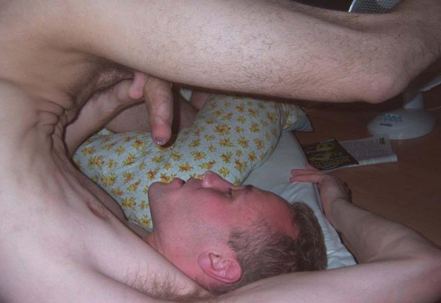 16P Photo compilation of a horny sleazy gay dude sucking his own cock 