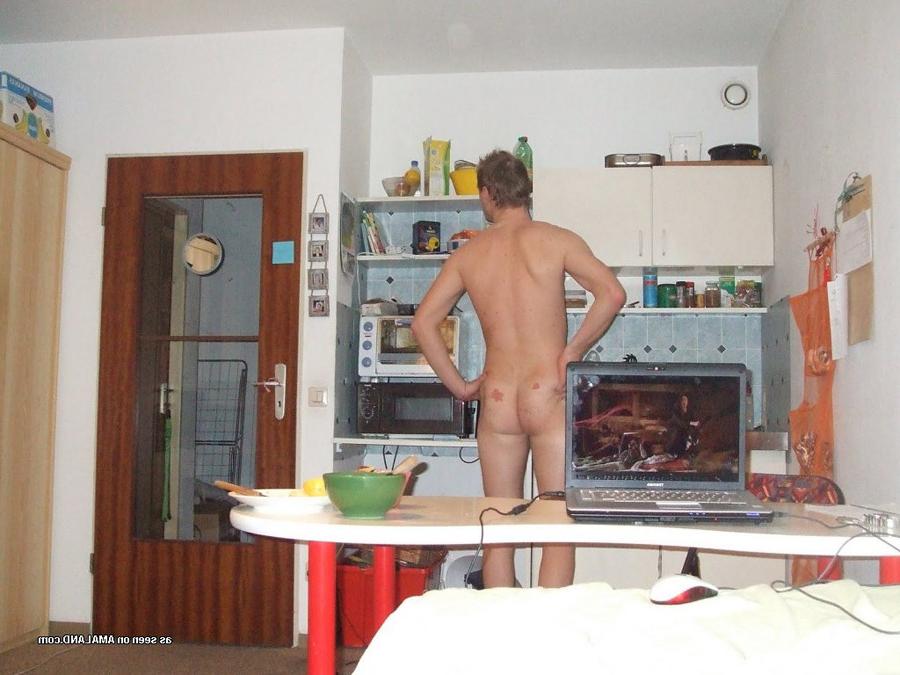 15P Naked German twink playing with his cock and taking pics of it