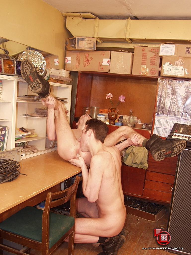 10P Young man licking some balls, cocks and a shocking tongue-in-the-hole game, deep