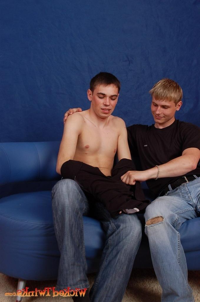 10P College friends adore long tender playing and licking balls with penetrating the