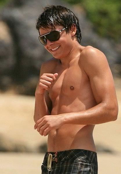 15P Famous stud Zac Efron looking great when he is half naked
