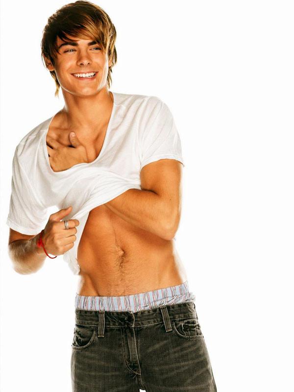 15P Famous stud Zac Efron looking great when he is half naked
