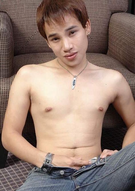 20P A gorgeous asian twink sucking and getting screwed by thick cock