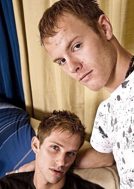 20P Red haired twinks sucking and bareback screwing gusto at home