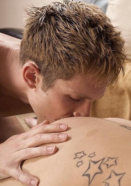 20P Red haired twinks sucking and bareback screwing gusto at home