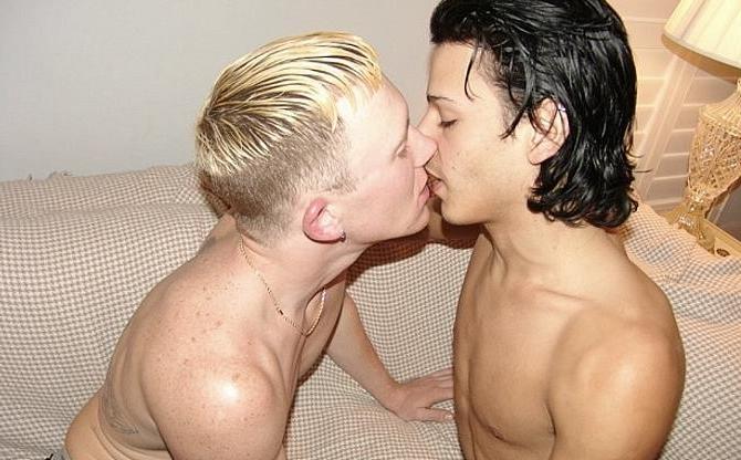 20P Blond and italian twinks oral and anal fun on firat blind date
