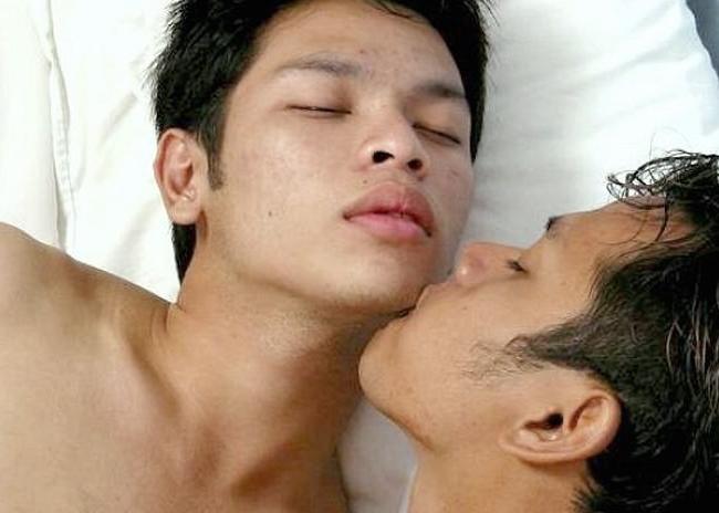 20P Three asian twinks sucking and fucking and cumming in a hotel
