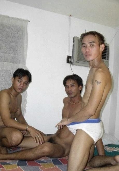 20P Three smooth college asian dudes enjoy mutual blowing delight