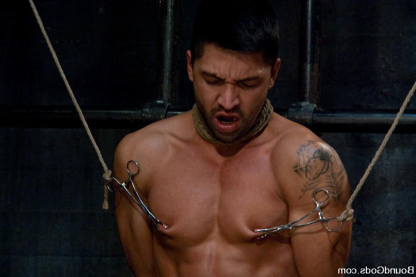 15P Spencer Reed and Van Darkholme dominate Dominic Pacifico in a Live Shoot