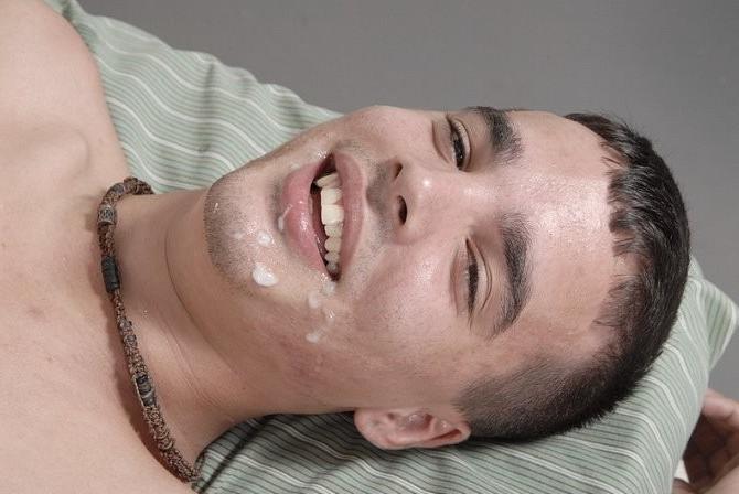 20P Smooth muscle dude sucking n fucking a stud n cummig on face