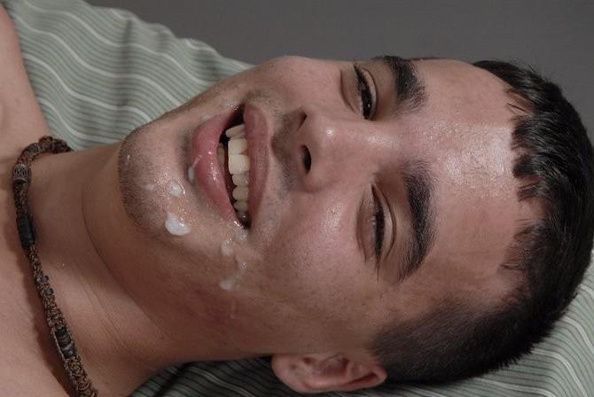 20P Smooth muscle dude sucking n fucking a stud n cummig on face