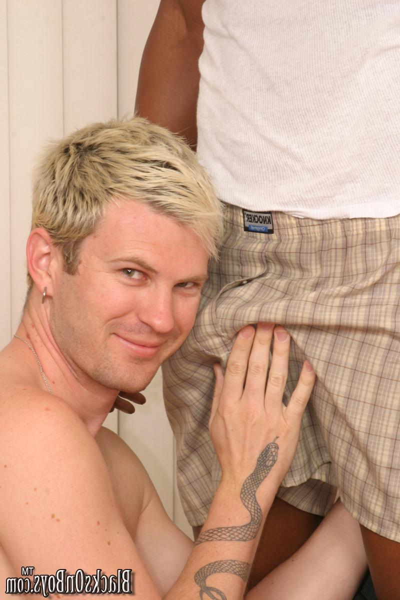 15P Interrcial gay couple enjoying with anal fuck