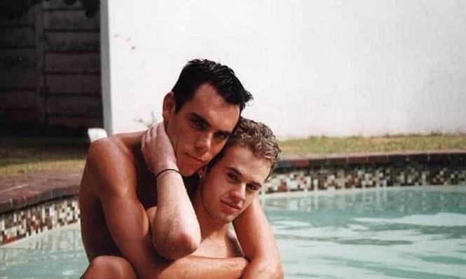 20P Two twinks mutual sucking n fucking after swimming in a pool