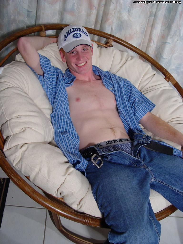 16P red head stud strips to play with his cock